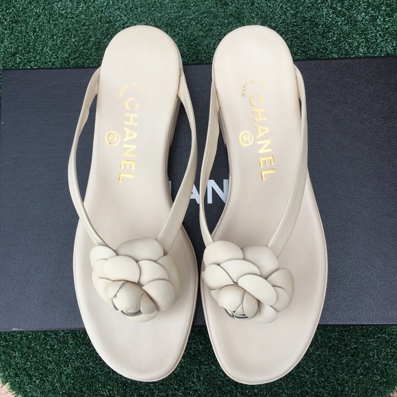 NWT Chanel Camellia Lambskin Sandals Ivory 6.5 - Picture 4 of 8